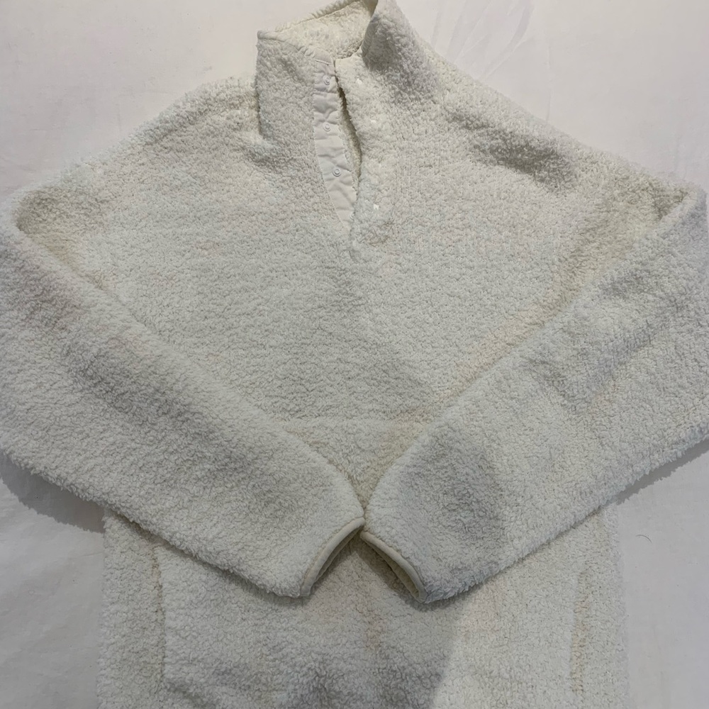 SKIMS lounge wear sweatshirt.